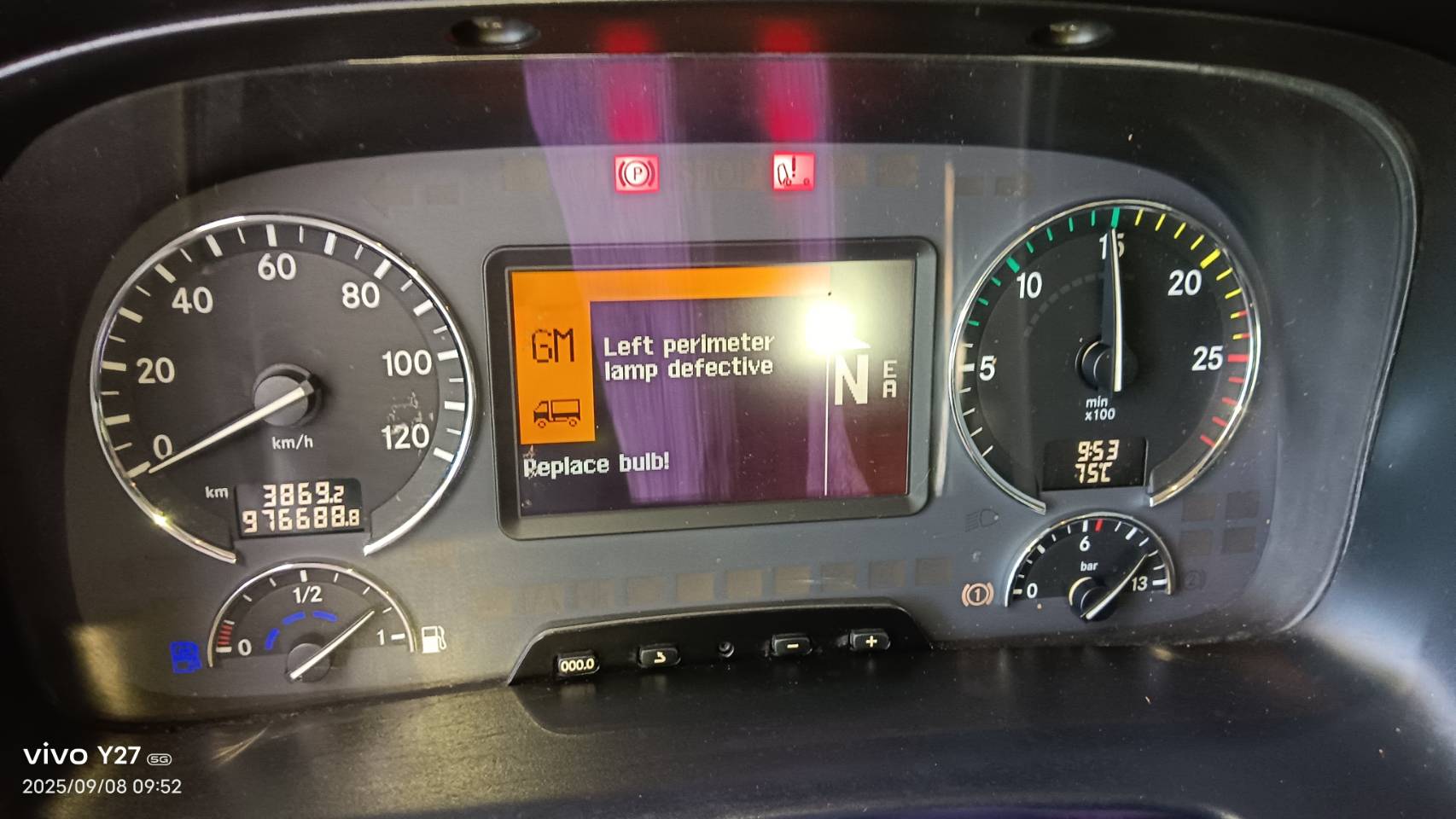 尊騰交通 賓士拖車頭